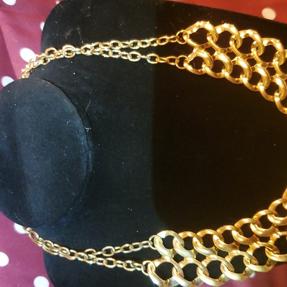 GOLD NECKLACE - Picture 3 of 4
